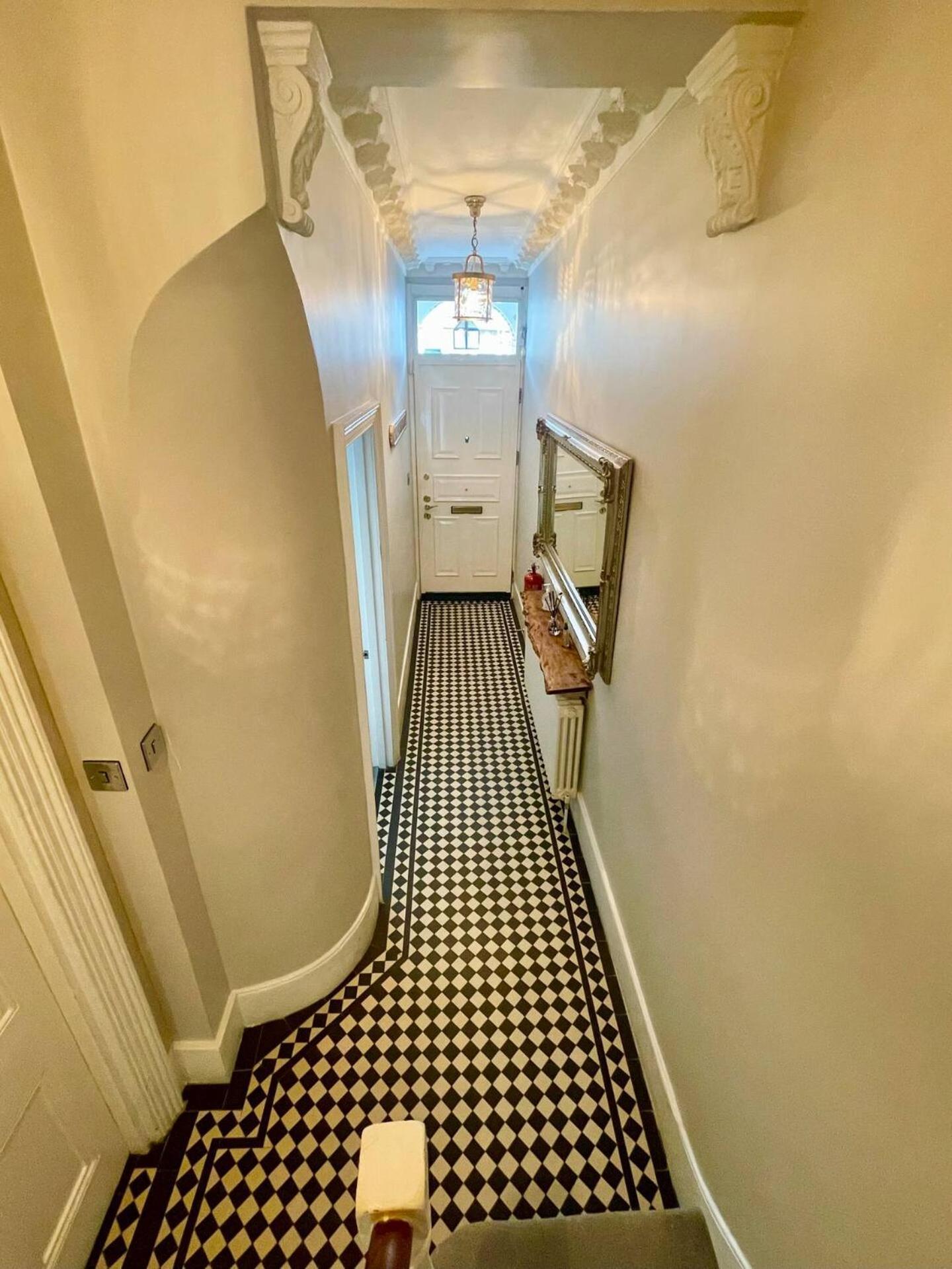 Luxury King-Bed Ensuite With Quiet Private Patio ロンドン エクステリア 写真